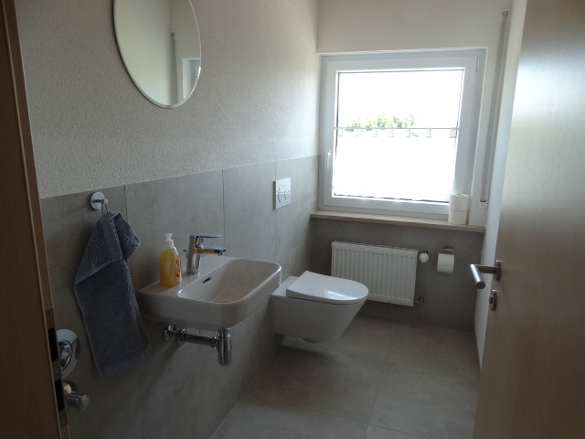 Separates WC der Ferienwohnung Kirsche