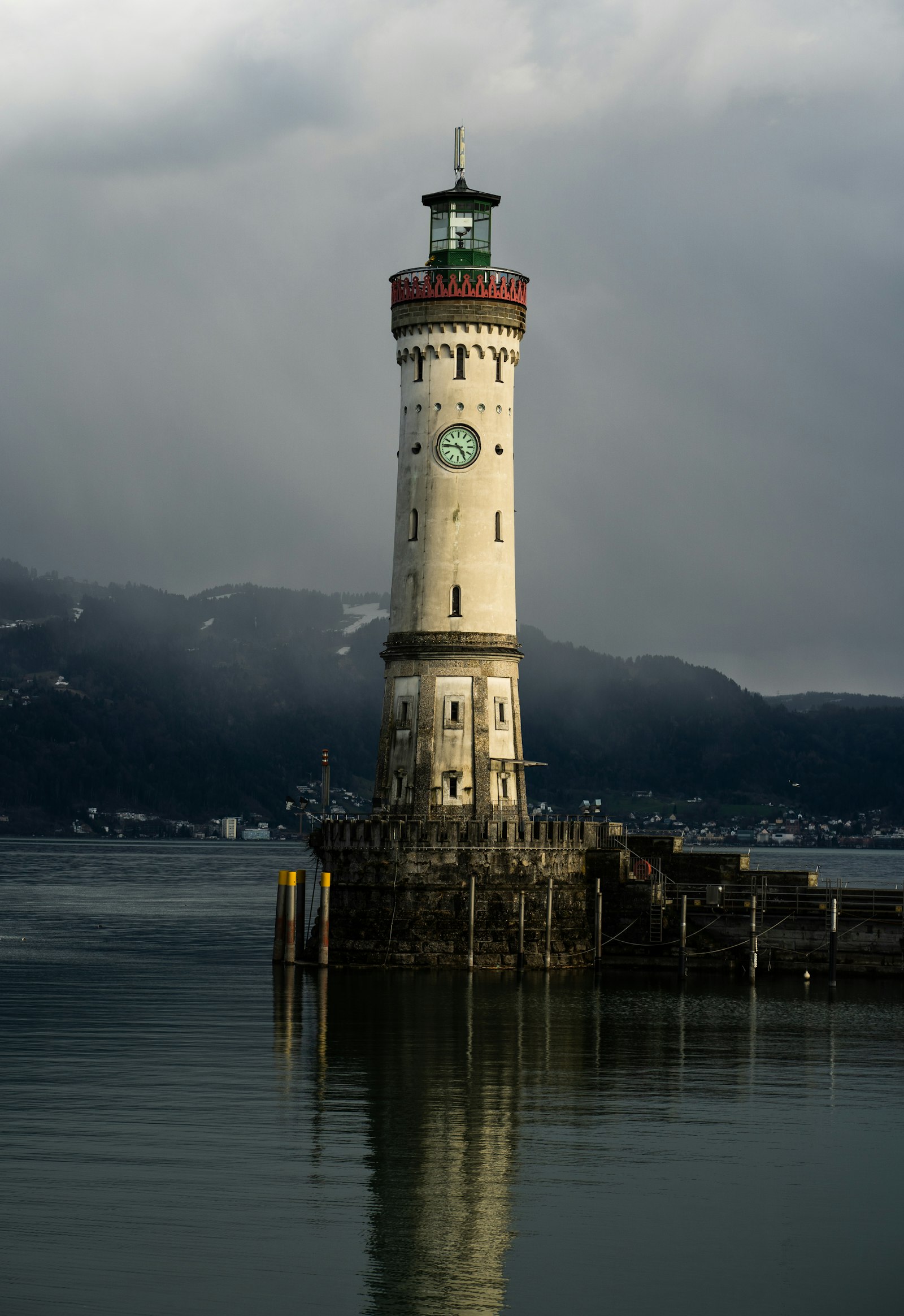 Der Leuchtturm an der Hafeneinfahrt von Lindau